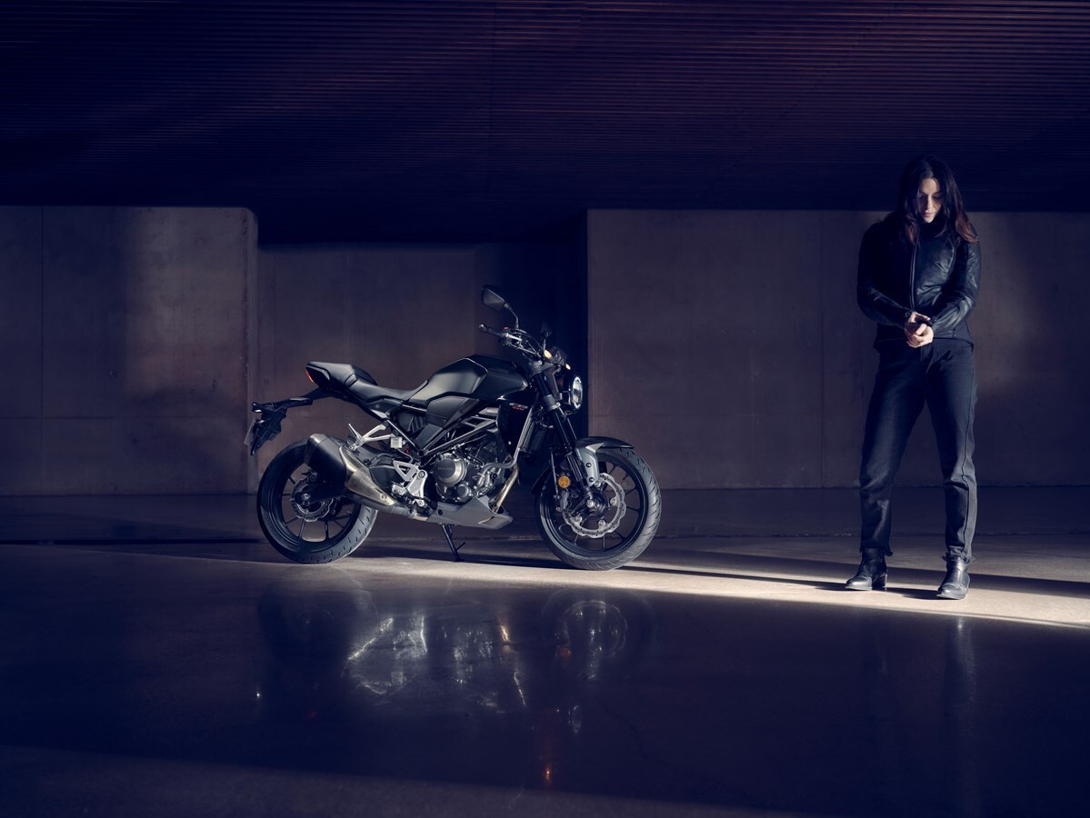 Honda: la nuova CB300R 